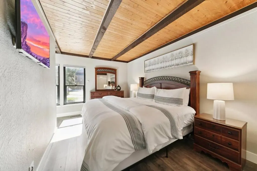 Lakeland Village 622 - Lakeside Relaxation South Lake Tahoe Villa